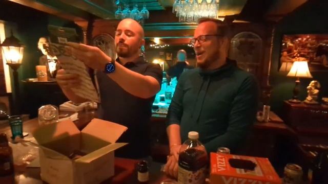 A surprise gift arrives from Ireland | Pub Unboxing смотреть онлайн