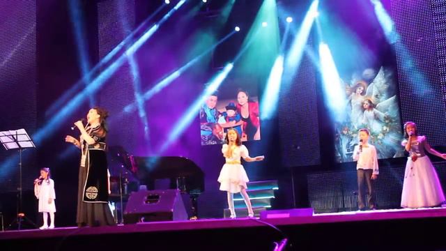 Olga Zhigmitova, Mungen Khonkhonuud - Noir - Buryat Lullaby