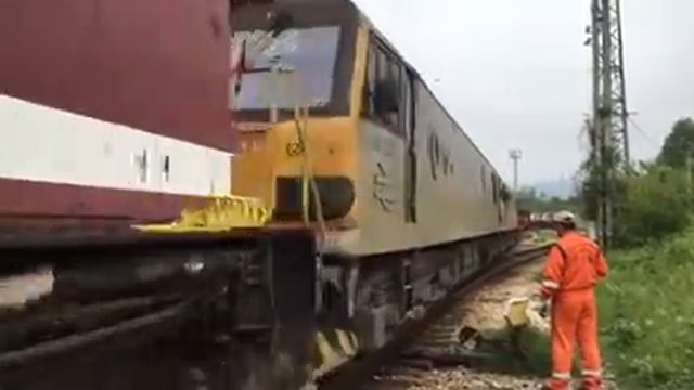 DB Rail Bulgaria 204 660-5 Shunts 92027 & 92030 Around Pirdop 16/5/16 смотреть онлайн