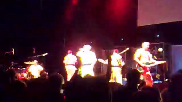 Devo - Uncontrollable Urge смотреть онлайн