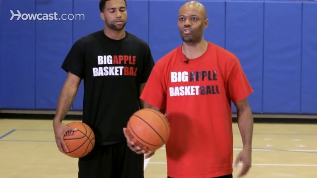 How to Do a Crossover Dribble | Basketball Moves смотреть онлайн