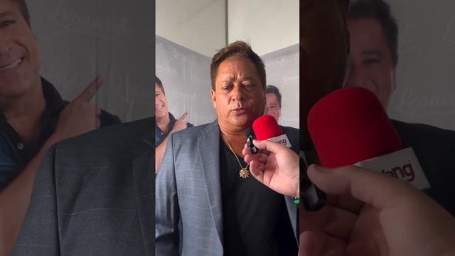Leonardo, no seu camarim sendo entrevistado em Santa Catarina/SC. смотреть онлайн