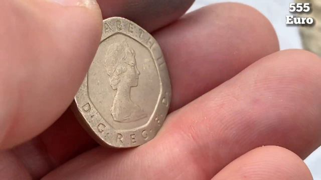Value 20 Pence 1982 coin detailed information Twenty pence Queen Elizabeth II смотреть онлайн