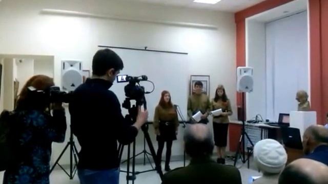 Стихотворение К. Симонова "Горят города по пути этих полчищ..." смотреть онлайн