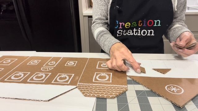 Gingerbread Christmas Decor #dollartreediy #lincolnlogs #christmasdecor #gingerbread смотреть онлайн