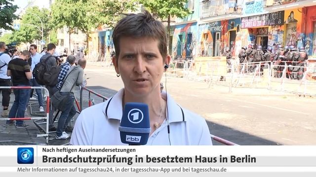 Rigaer Straße 94 in Berlin: Angriffe auf Polizei смотреть онлайн