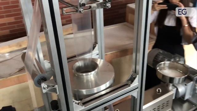 Мини экструдер для производства пленки HDK-MINI180 смотреть онлайн