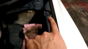 Honda Civic 4d как снимается пластиковая накладка над радиатором