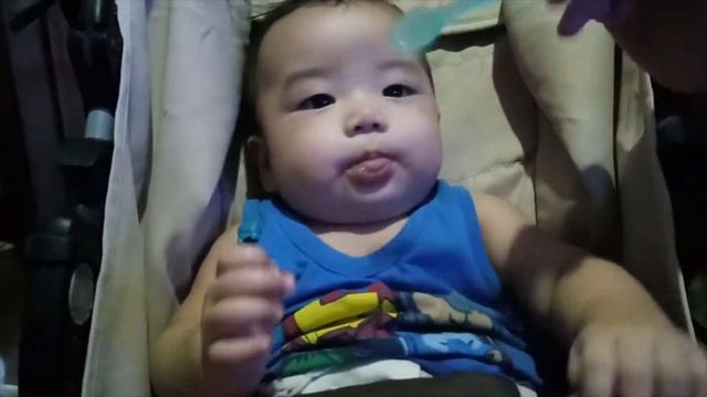 GERBER APPLE JUICE MEAL REACTION | DO BABIES LIKE GERBER? | FIRST APPLE JUICE GERBER MEAL | DAY 11 смотреть онлайн