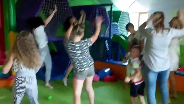 Вечеринка в стиле тик-ток. День рождения подружки Дианы! 11 лет! смотреть онлайн