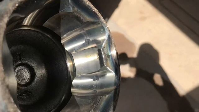 Бьет руль на скорости 110-130 км/ч.