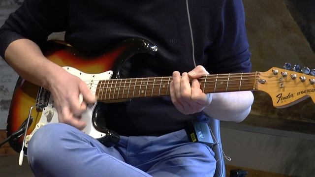 Fender Stratocaster 1976 presented by Vintage-Guitar Oldenburg смотреть онлайн