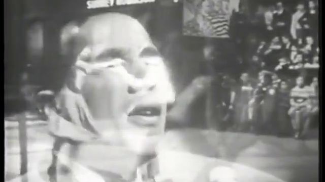 Smokey Robinson and the Miracles sing Ooh Baby Baby Live смотреть онлайн