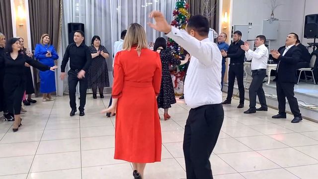 14.01.2023г Юбилей 30лет Даутовой Кистаман,г.Сургут ресторан "Оскар"зажительная лезгинка. смотреть онлайн