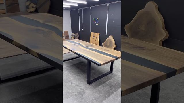 Стол из дерева Орех и эпоксидной смолы смотреть онлайн