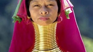 ЖЕНЩИНЫ- ЖИРАФЫ ПЛЕМЯ ПАДАУНГ