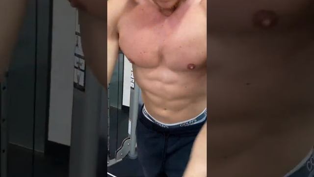 Тренировка грудных + трицепс?? смотреть онлайн