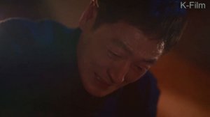 Девушку душит псих, но она видит отца