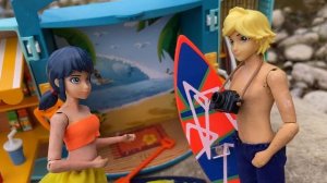 На Маринетт напал крокодил на отдыхе/ Леди Баг и Супер Кот