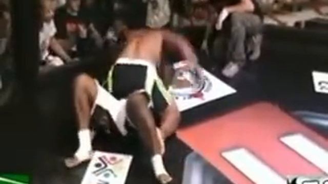 PFC MANHUAÇU MMA AILTON KARATE.flv смотреть онлайн