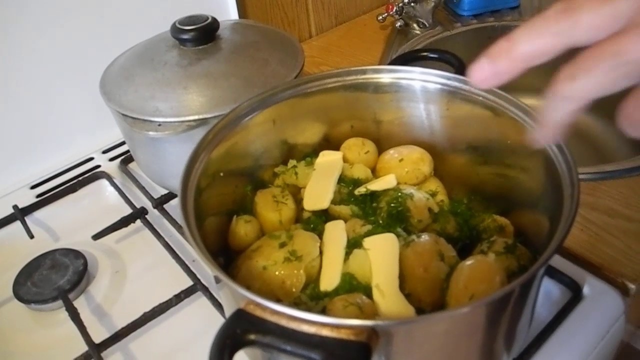 Как очень вкусно приготовить молодую картошку (за уши не оттянешь) смотреть онлайн