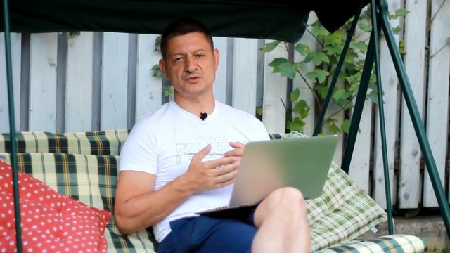 Хороший воздух на планете / Роботы-каменщики / Простые стены / Заводы и "Народные проекты" смотреть онлайн