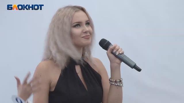 "Нужно больше хайпа": в финале "Мисс Блокнот-2020" Анастасия Мякинникова села на шпагат смотреть онлайн