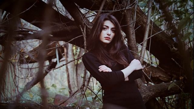 Nur Cholpon - Caddelerde Rüzgar (Tango To Evora In Turkish)