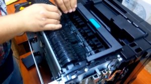 Как вытащить бумагу с HP LaserJet Pro 400 M425dn