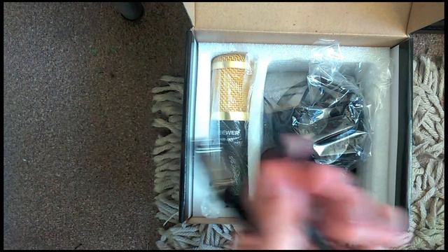 NEEWER NW-800 Condenser Microphone Unboxing смотреть онлайн