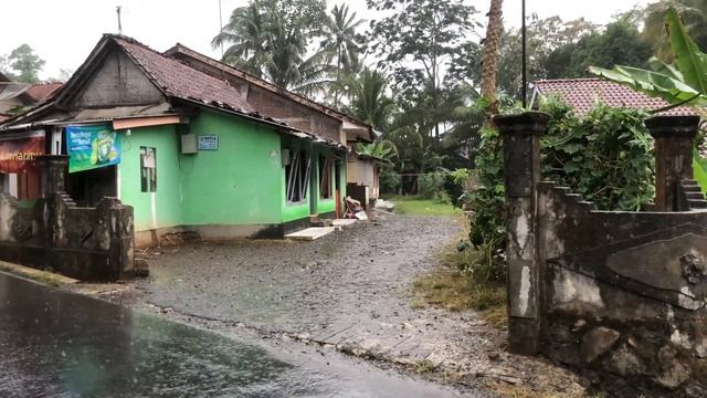 Heavy Rain and Terrifying Lightning in a Beautiful Village | Very Heavy and Wet Rain | Budi Bont смотреть онлайн