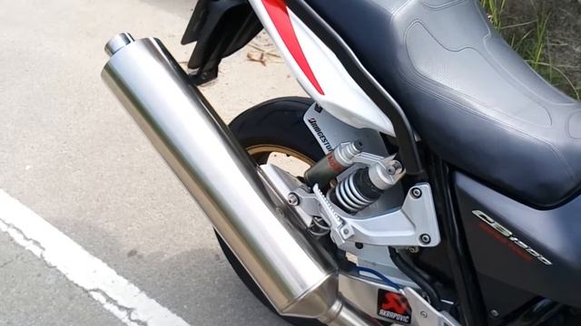 Honda CB1300 SF 2004 原廠排氣管 смотреть онлайн