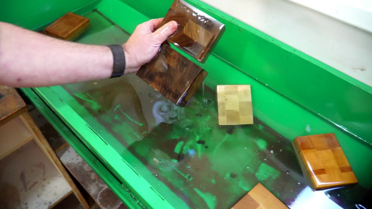 Изготовление образцов пород древесины
Making wood samples смотреть онлайн