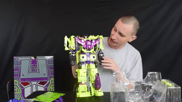 Barta's Birthday Surprise (SDCC Devastator) смотреть онлайн