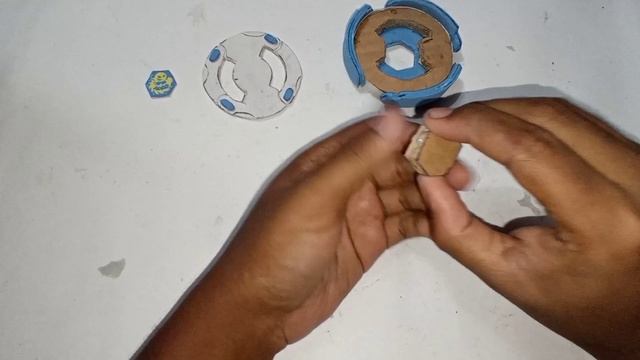 How To Make Storm Aquario From Beyblade Metal Fusion With Cardboard смотреть онлайн