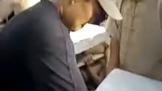 Разбивание бетонных блоков смотреть онлайн