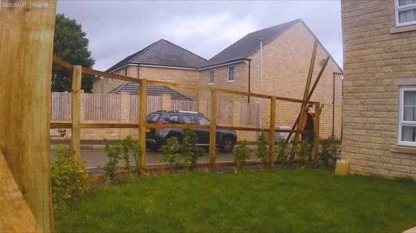 COURT BATTLE | AIREDALE WEEKLY #41 | FENCE INSTALLATION