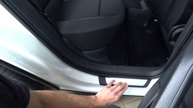 Skoda Kаroq установка защитных накладок на пороги. смотреть онлайн