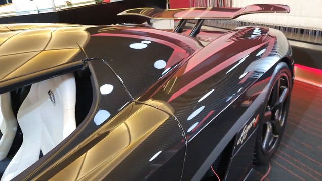 Koenigsegg Agera R Vs Regera Exposed Carbon Fiber Hypercars - English