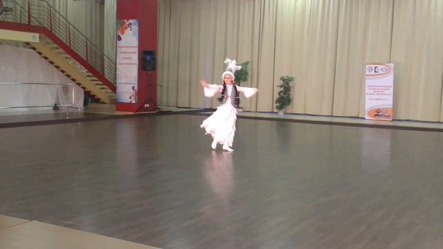 Казахский танец. Анастасия Каргина смотреть онлайн
