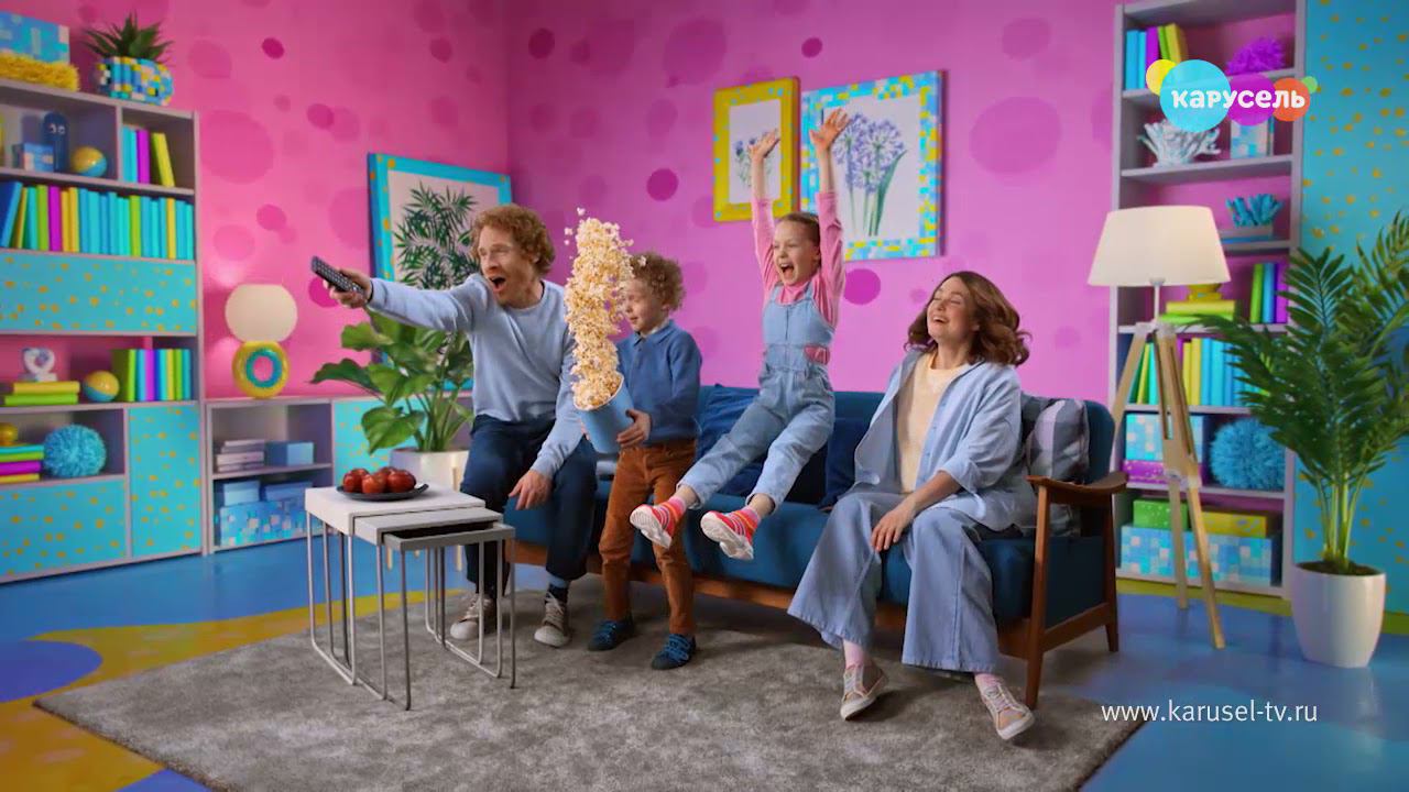 Новый межпрограммный ролик телеканала «Карусель» — «Семья в гостиной» | Телеканал Карусель смотреть онлайн