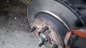 Toyota Corolla. Замена тормозных колодок и тормозных дисков toyota corolla nze121