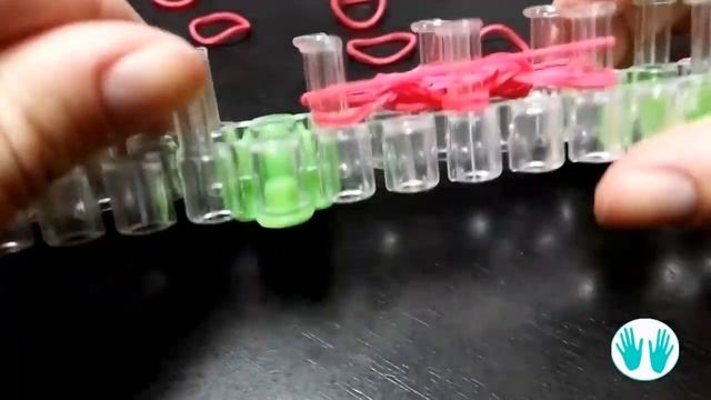 Браслеты из резиночек - плетение Сердце. Шарм сердце. Rainbow Loom Heart смотреть онлайн