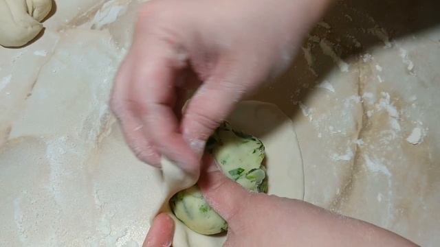 ЛЕПЕШКИ С КАРТОШКОЙ И СЫРОМ НА КЕФИРЕ_ХЫЧИНЫ смотреть онлайн