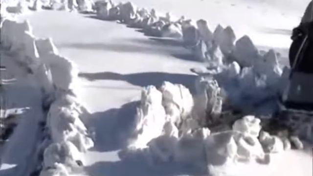 Сквозь снег на электроколяске смотреть онлайн