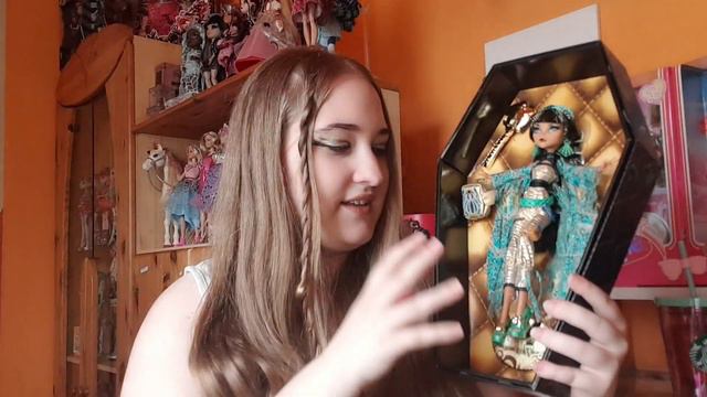 Haunt Couture vs. Midnight Runway ||Monster High Cleo DeNile doll compare смотреть онлайн
