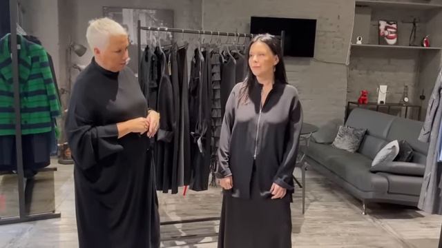 Только для ценителей и почитателей тотально чёрный гардероб! смотреть онлайн