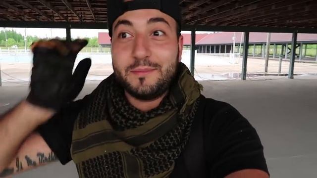 GIANT SLIDES // 24 HOUR CHALLENGE IN AN ABANDONED WATER PARK! | MOE SARGI смотреть онлайн