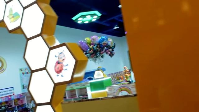 ДАНЯ Идет В САДИК в ДУБАЕ! МЫ Попали в ОГРОМНЫЙ ТОРГОВЫЙ ЦЕНТР! Наш обычный день смотреть онлайн