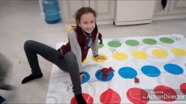 Играем в твистер